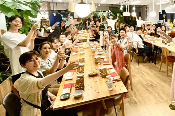 年間100回以上の食事会